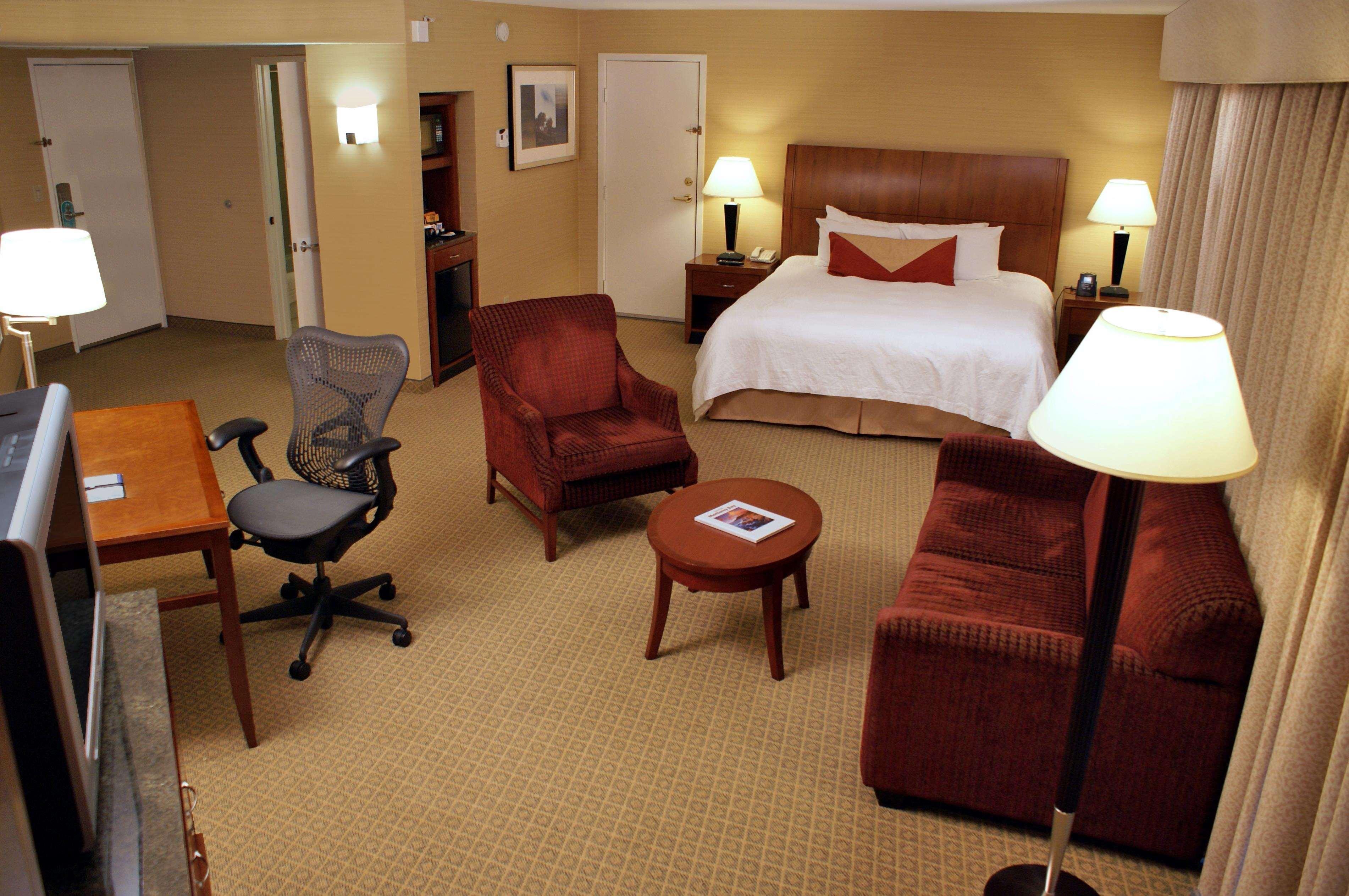 Hilton Garden Inn Monterey Szoba fotó